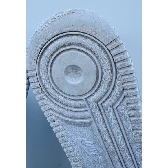 Athletic_Shoes